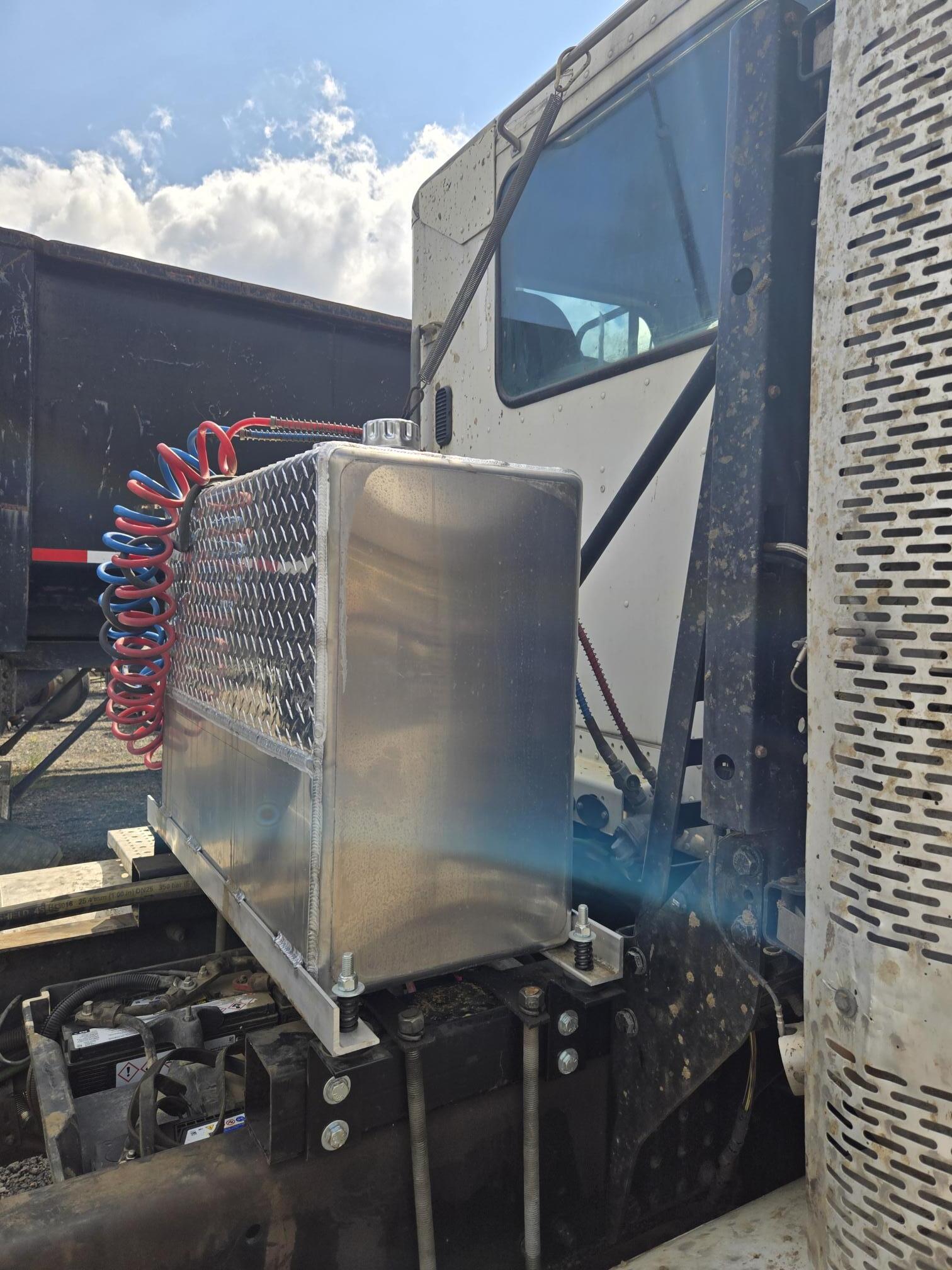 2009 FREIGHTLINER Columbia - view 6 of 17