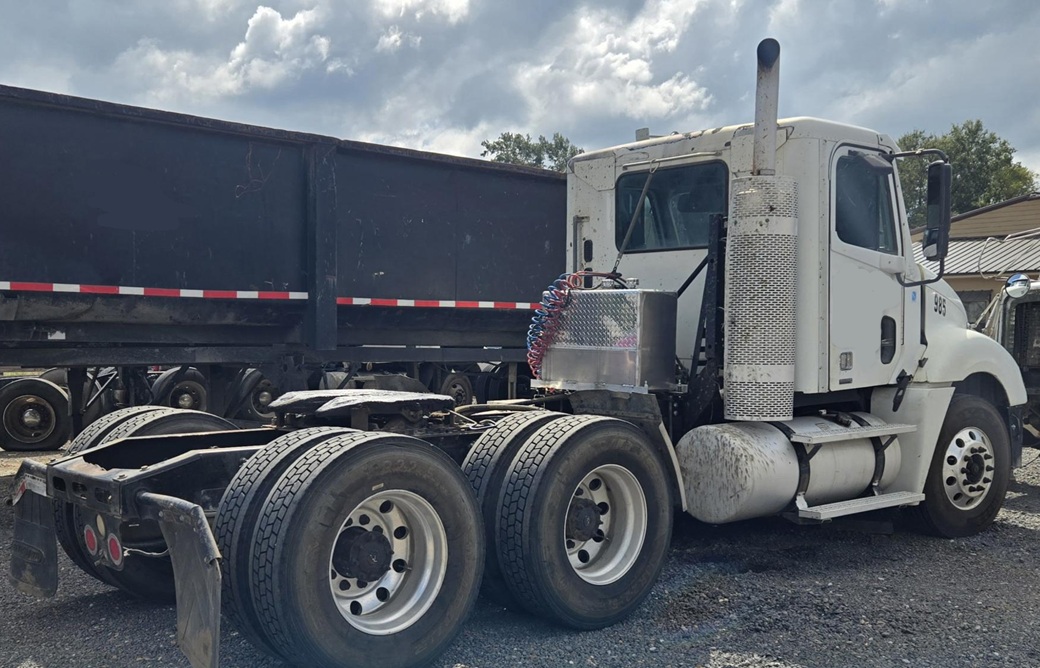 2009 FREIGHTLINER Columbia - Image 3