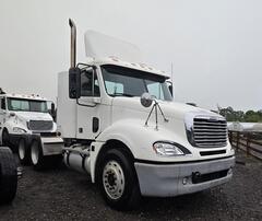 2009 FREIGHTLINER Columbia - Image 8