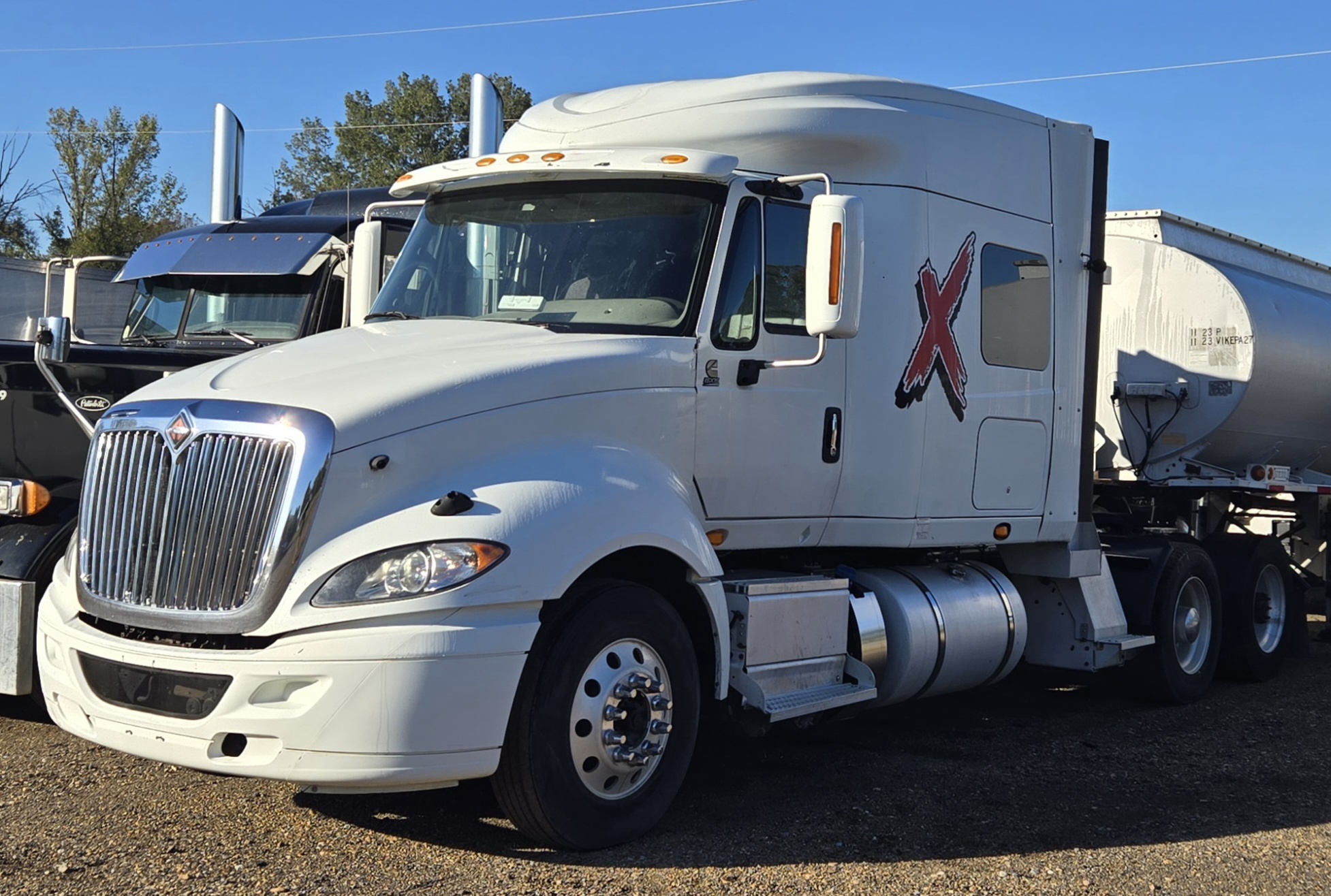 2015 INTERNATIONAL Prostar + - view 3 of 27