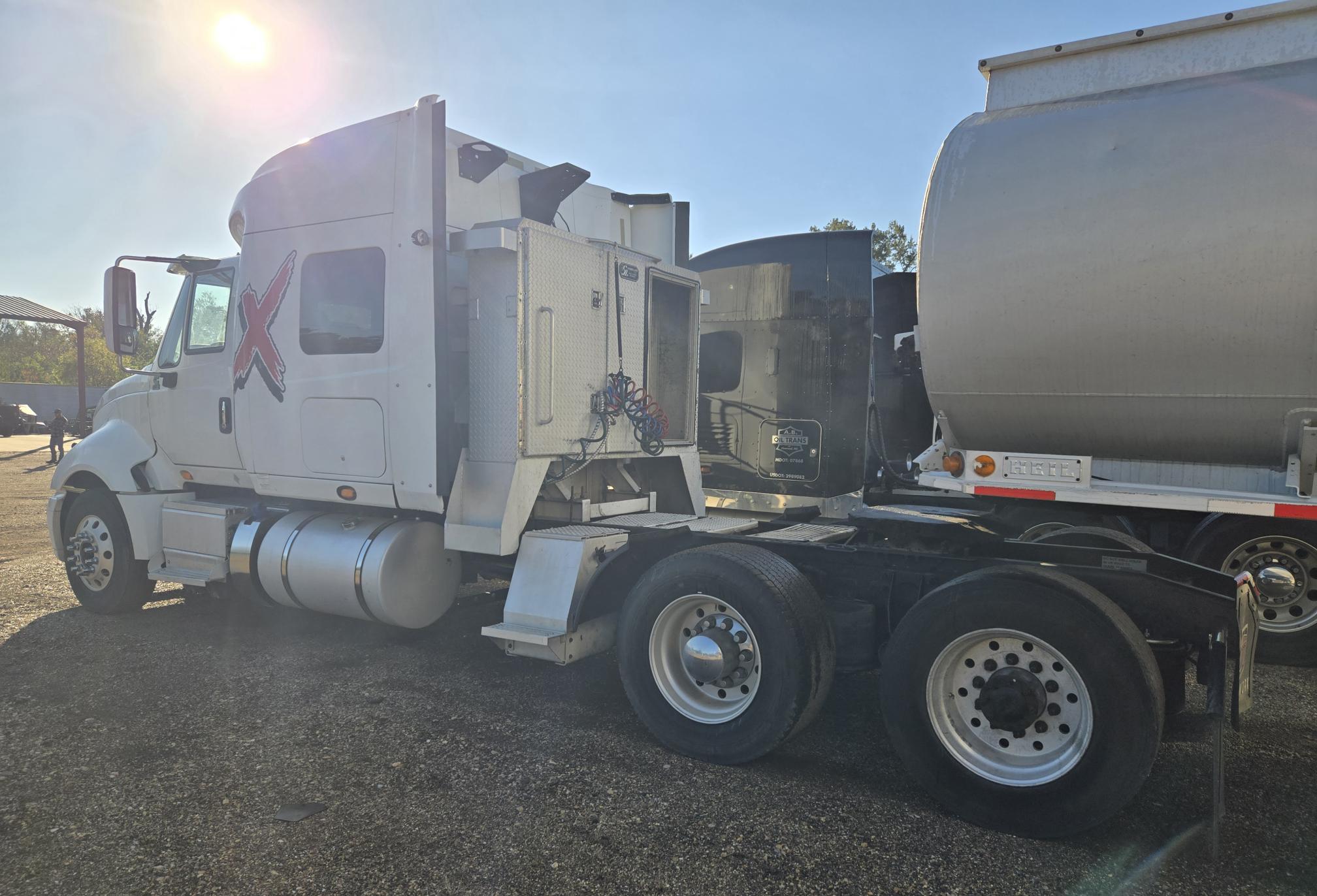 2015 INTERNATIONAL Prostar + - view 2 of 27