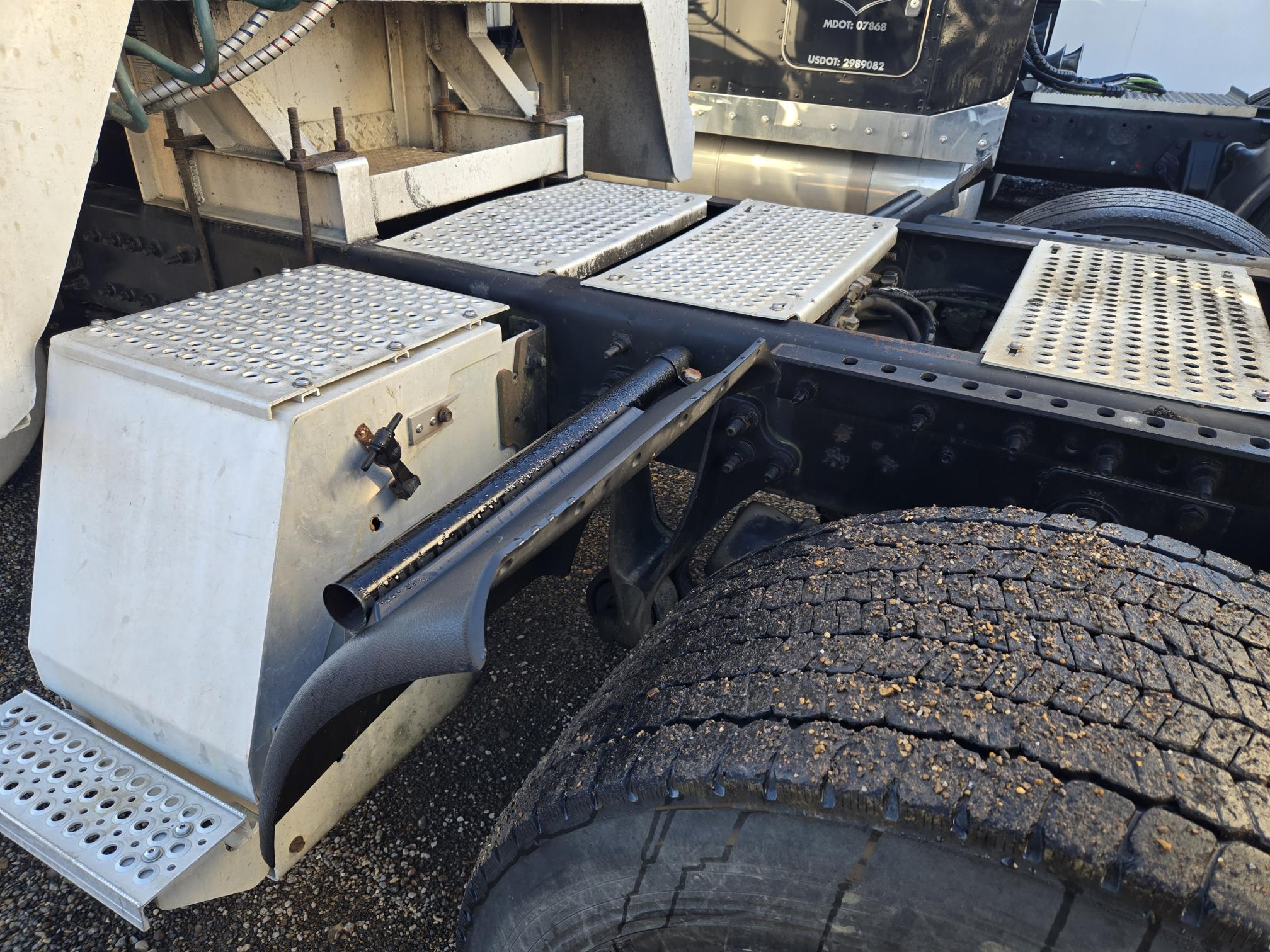 2015 INTERNATIONAL Prostar + - Image 11