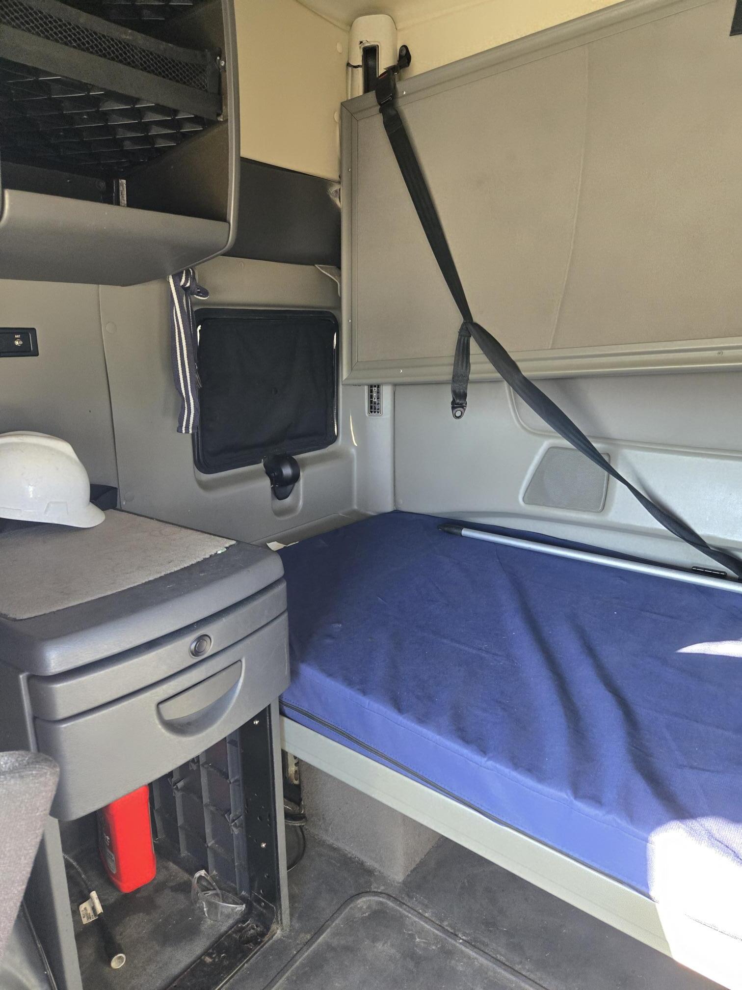 2015 INTERNATIONAL Prostar + - Image 16