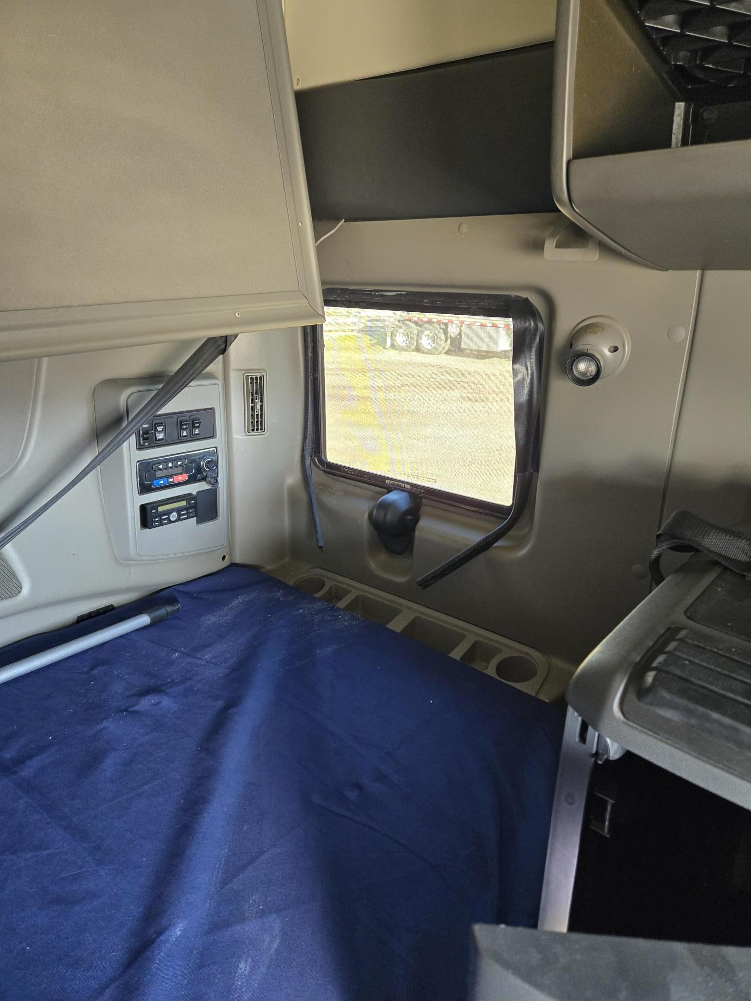 2015 INTERNATIONAL Prostar + - view 17 of 27