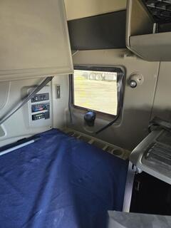 2015 INTERNATIONAL Prostar + - Image 17