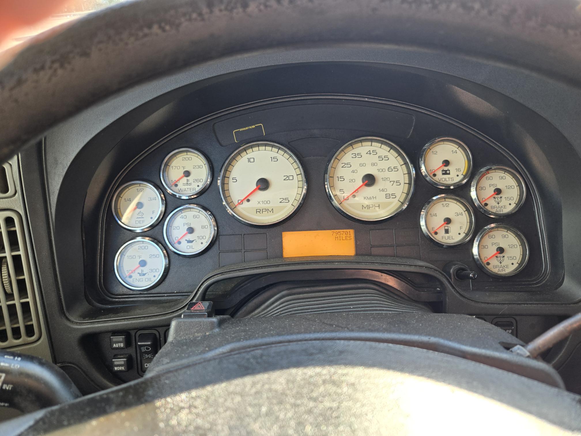 2015 INTERNATIONAL Prostar + - Image 25