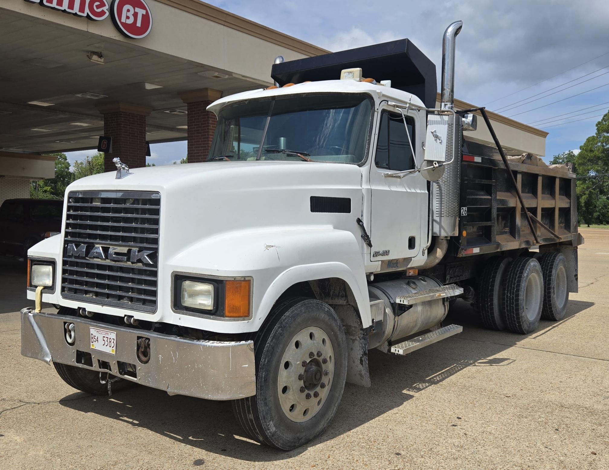 1999 MACK CH 613 