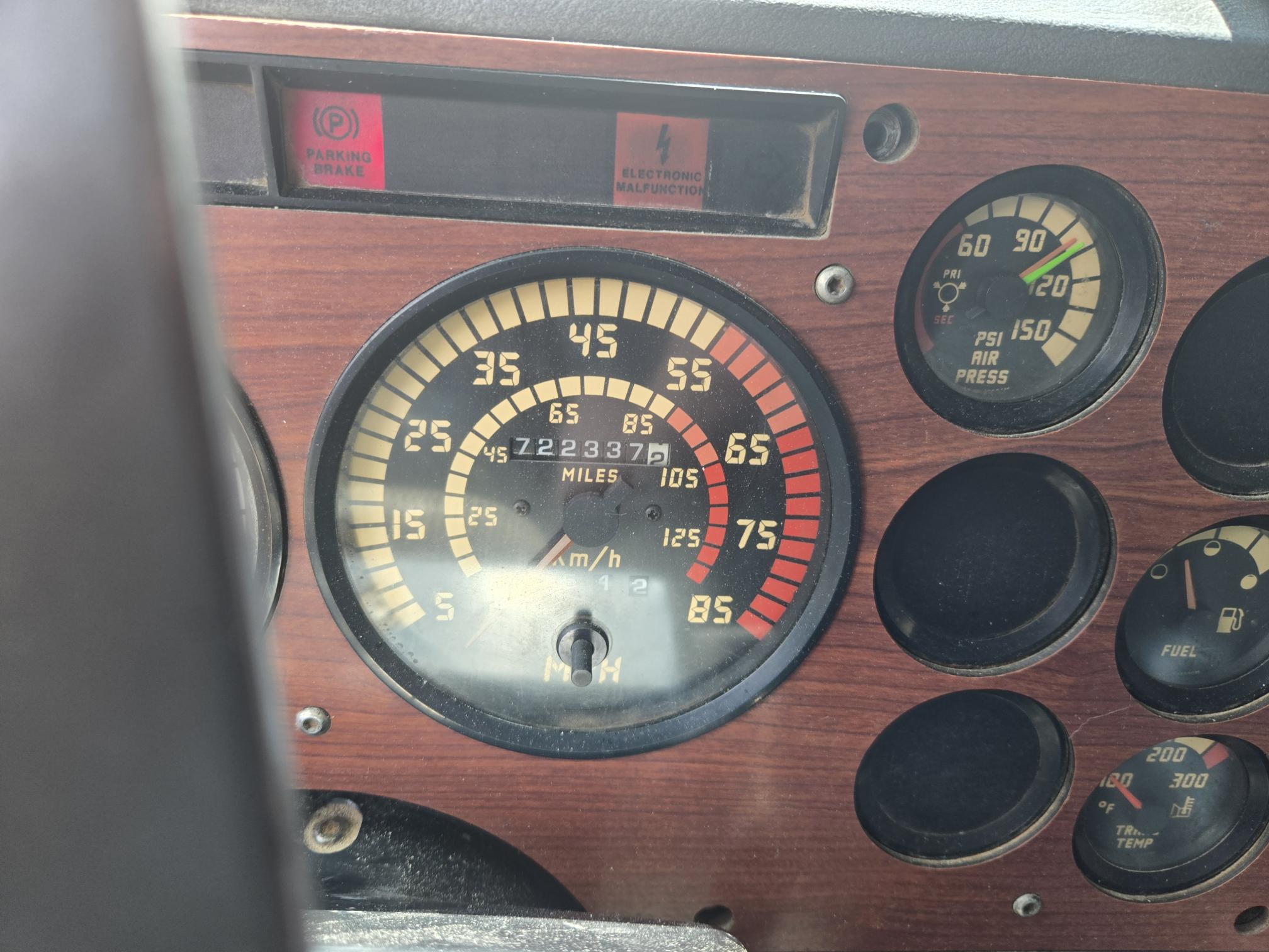 1999 MACK CH 613 - Image 18