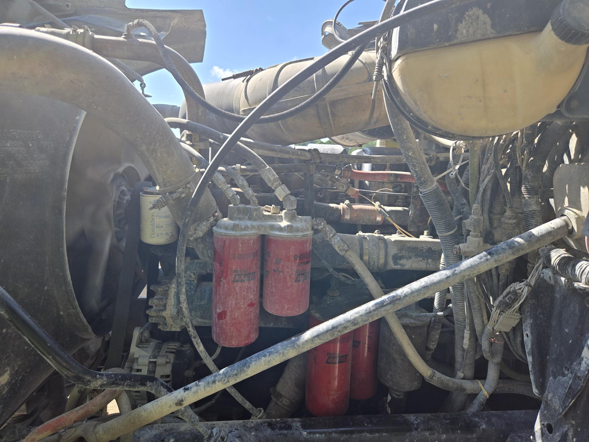 1999 MACK CH 613 - Image 15