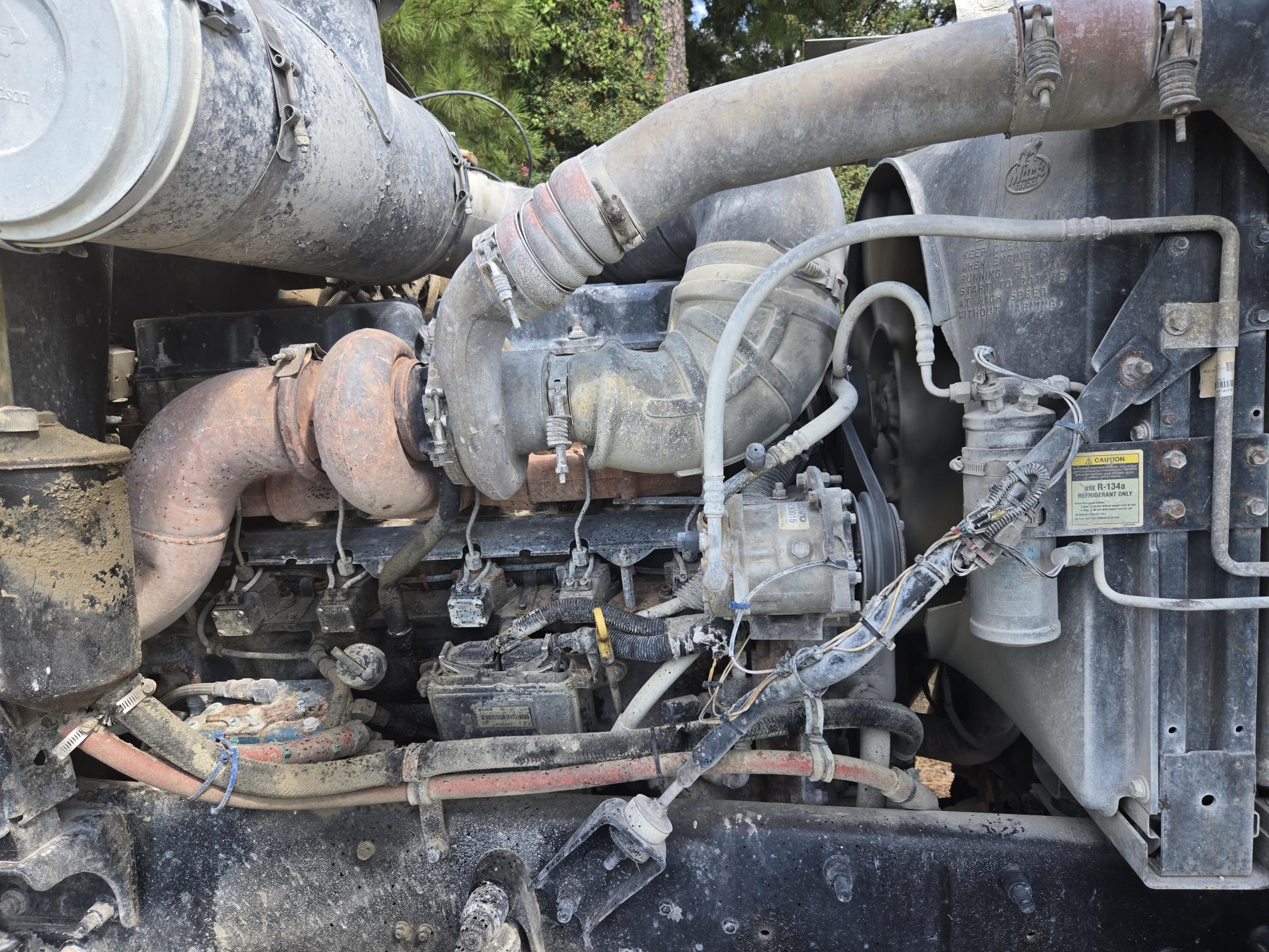 1999 MACK CH 613 - Image 16