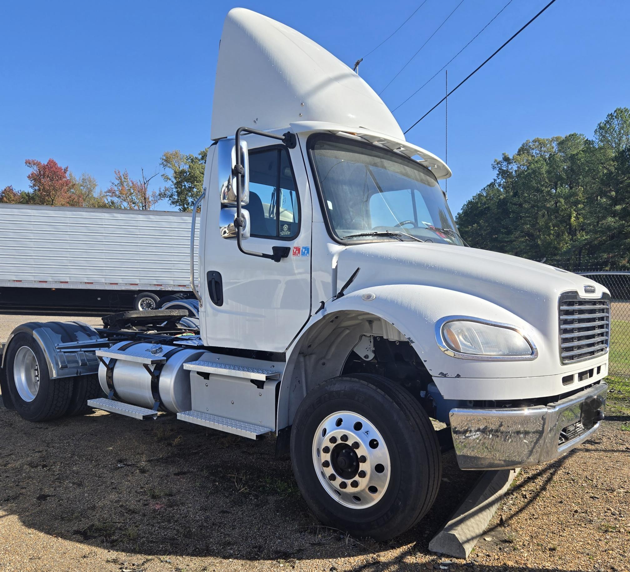 2020 FREIGHTLINER M2 106 - view 3 of 21