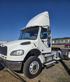 2020 FREIGHTLINER M2 106 - Image 2
