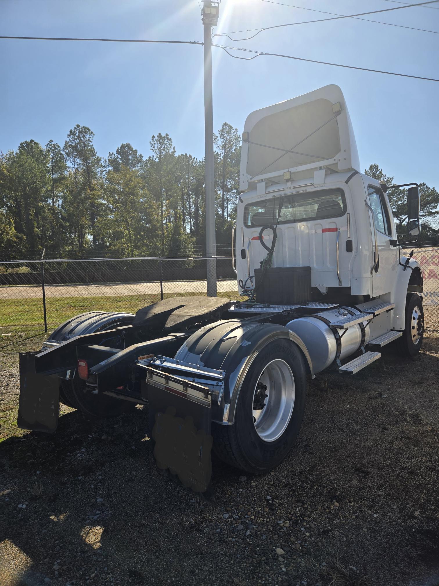 2020 FREIGHTLINER M2 106 - view 5 of 21