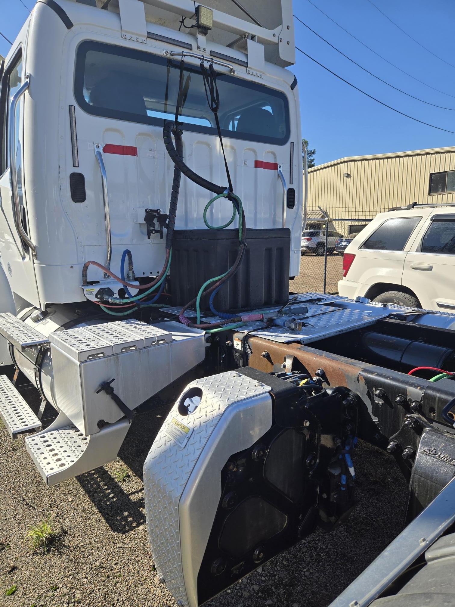 2020 FREIGHTLINER M2 106 - view 8 of 21