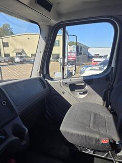 2020 FREIGHTLINER M2 106 - Image 13