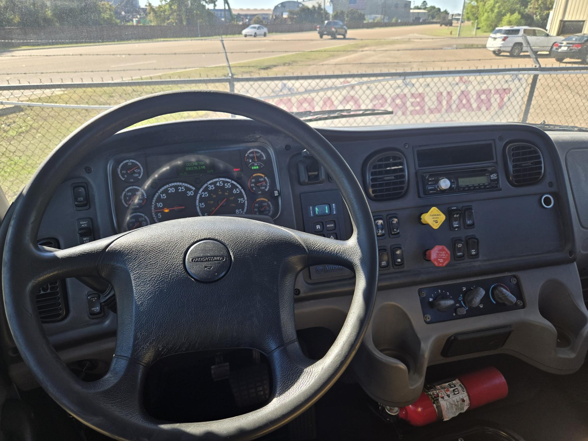 2020 FREIGHTLINER M2 106 - Image 18