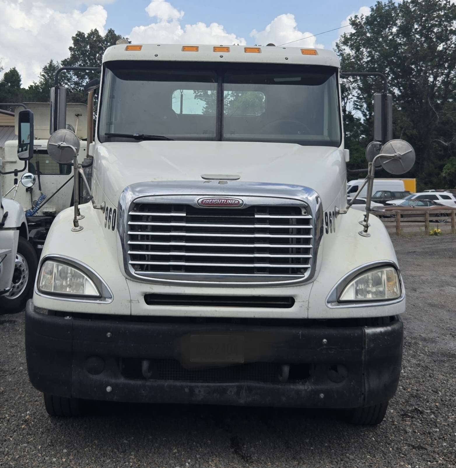 2005 FREIGHTLINER Columbia - view 1 of 12