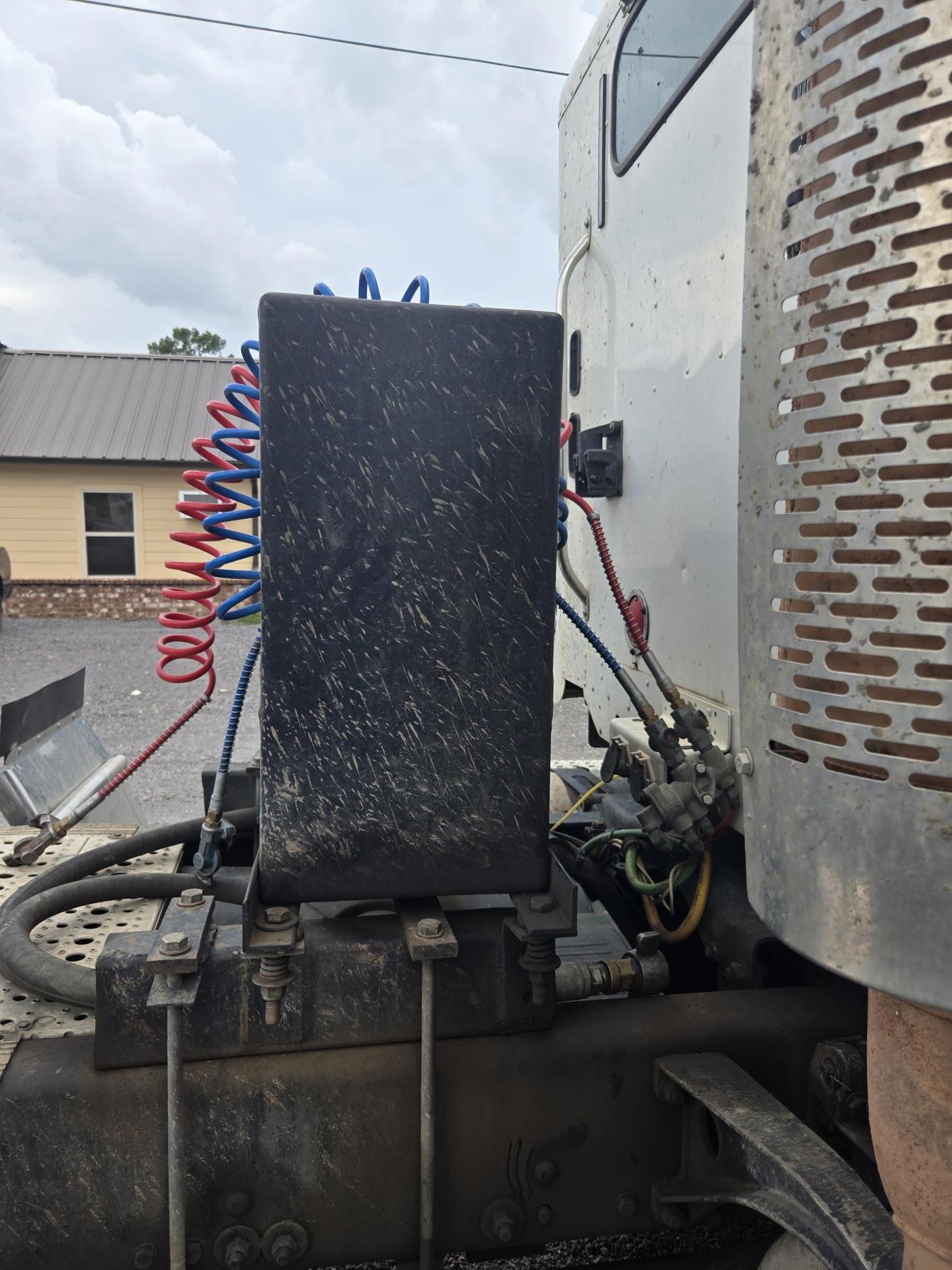 2005 FREIGHTLINER Columbia - view 5 of 12