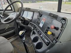 2005 FREIGHTLINER Columbia - Image 9