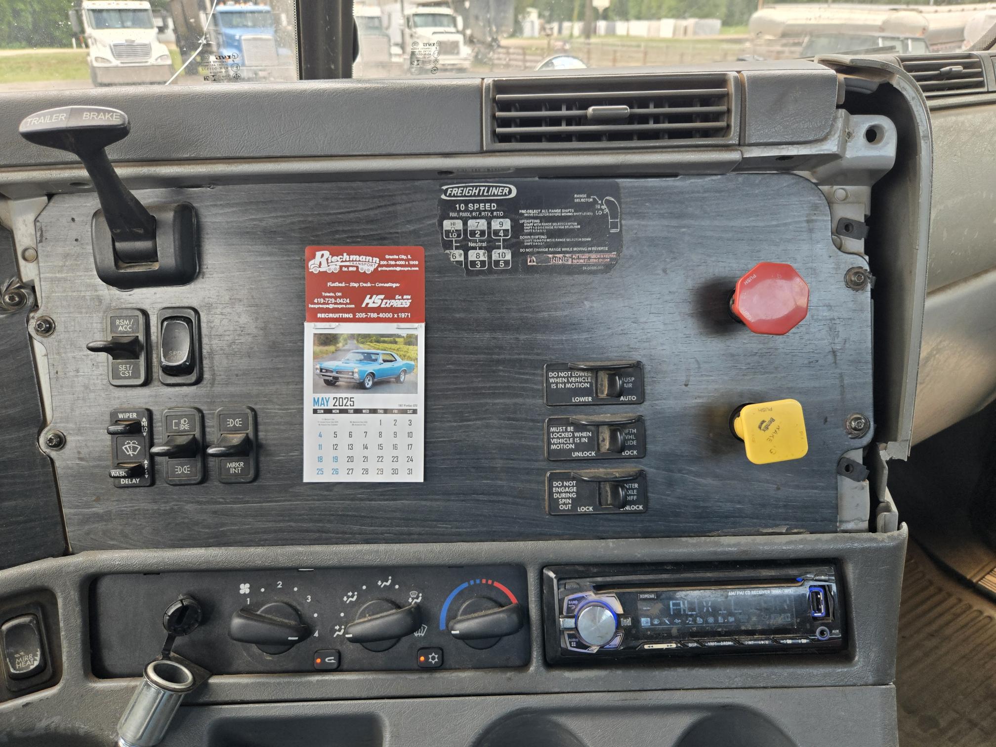 2005 FREIGHTLINER Columbia - view 10 of 12