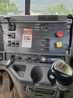 2005 FREIGHTLINER Columbia - Image 11
