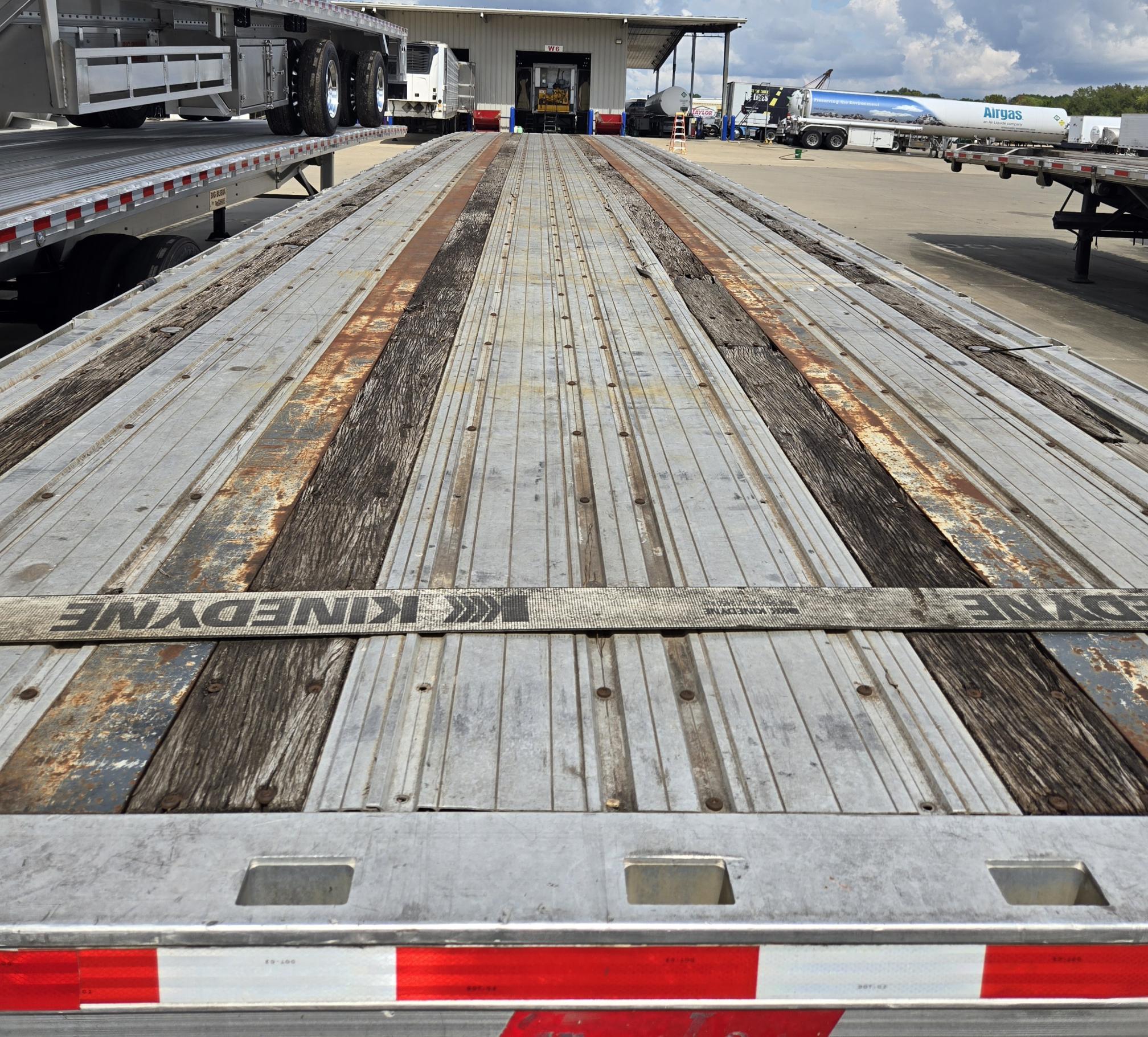 2004 GREAT DANE 48 x 102 - Image 6