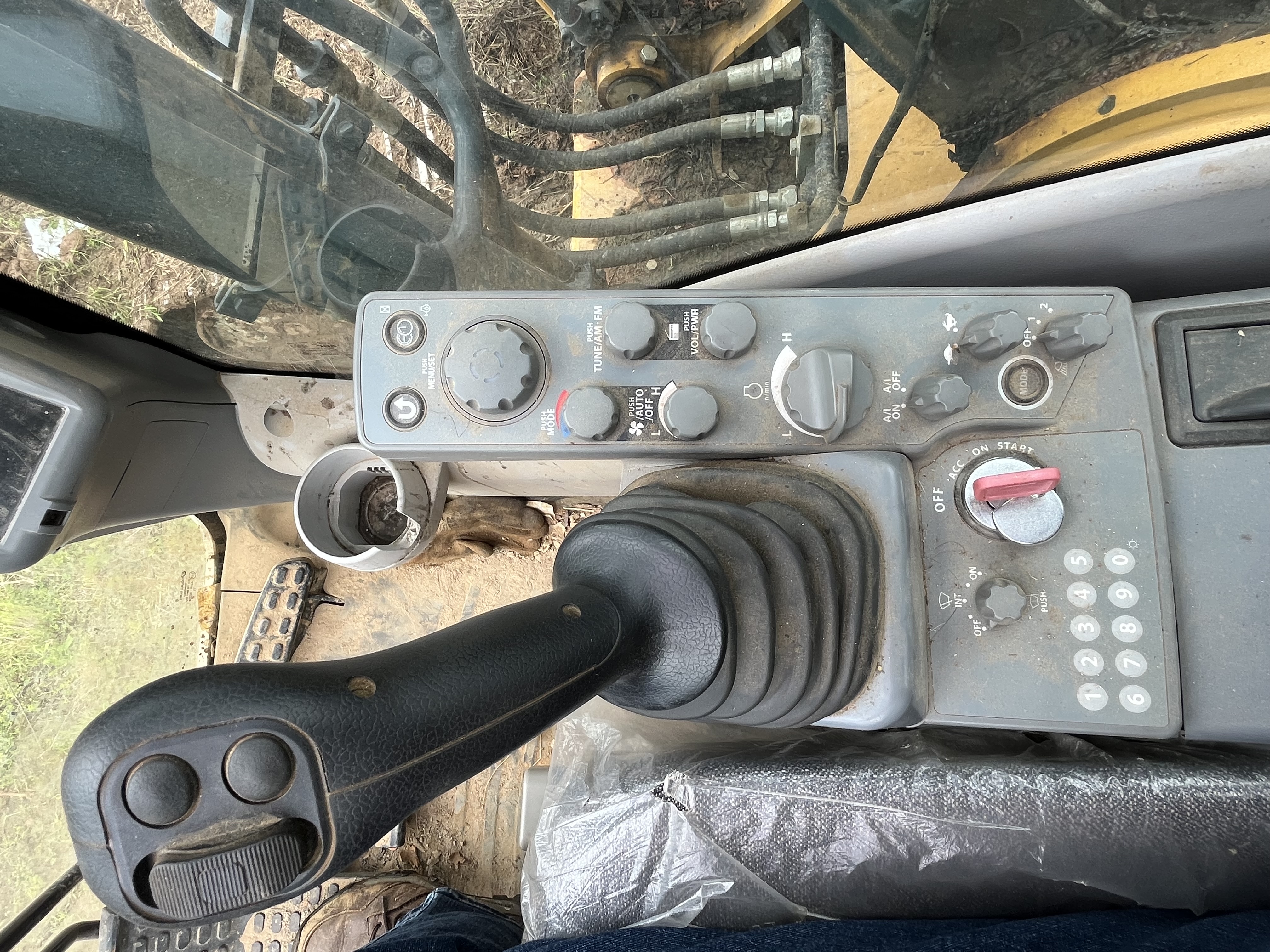 2022 DEERE 160G LC - Image 12