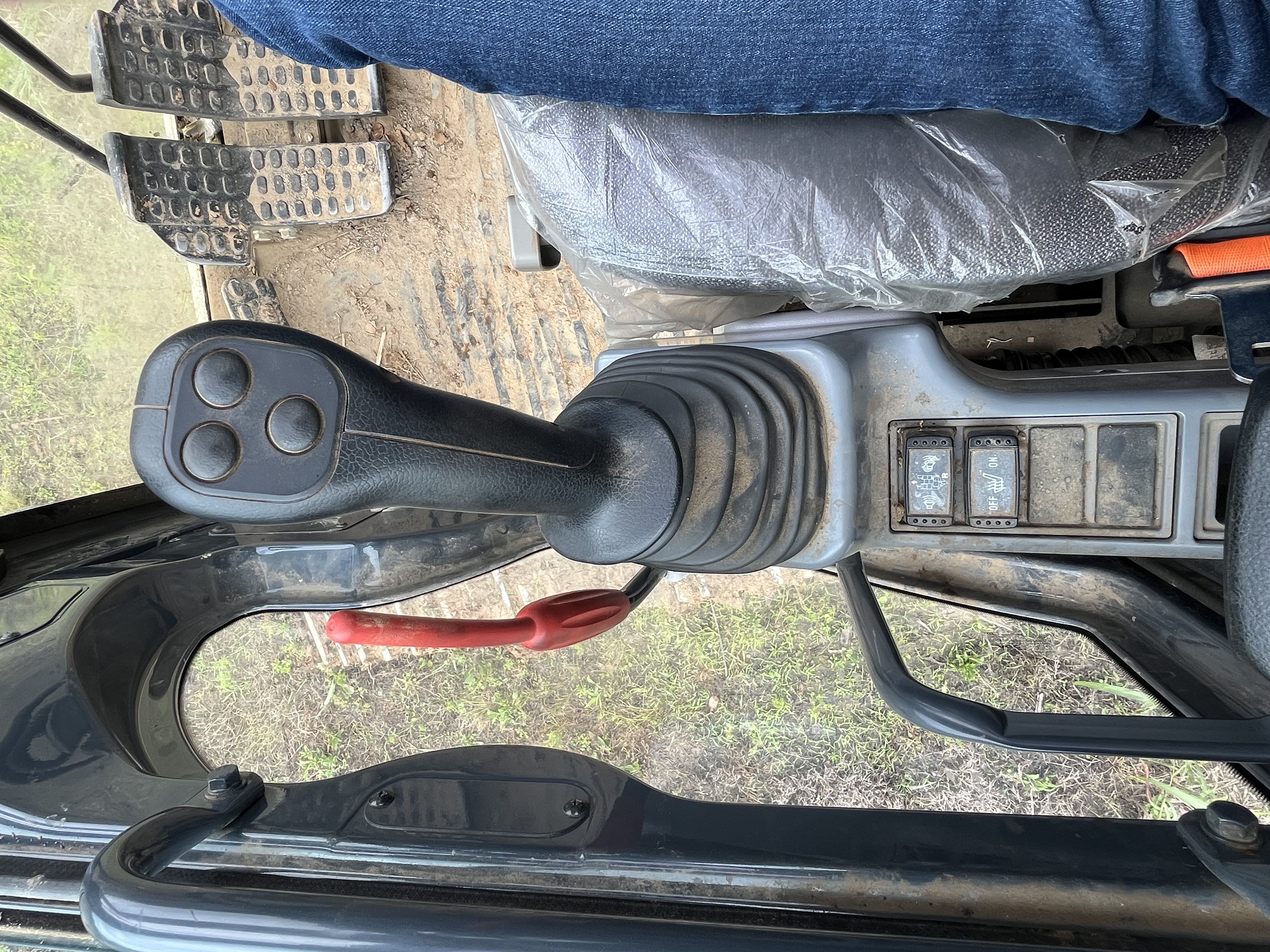 2022 DEERE 160G LC - view 13 of 26