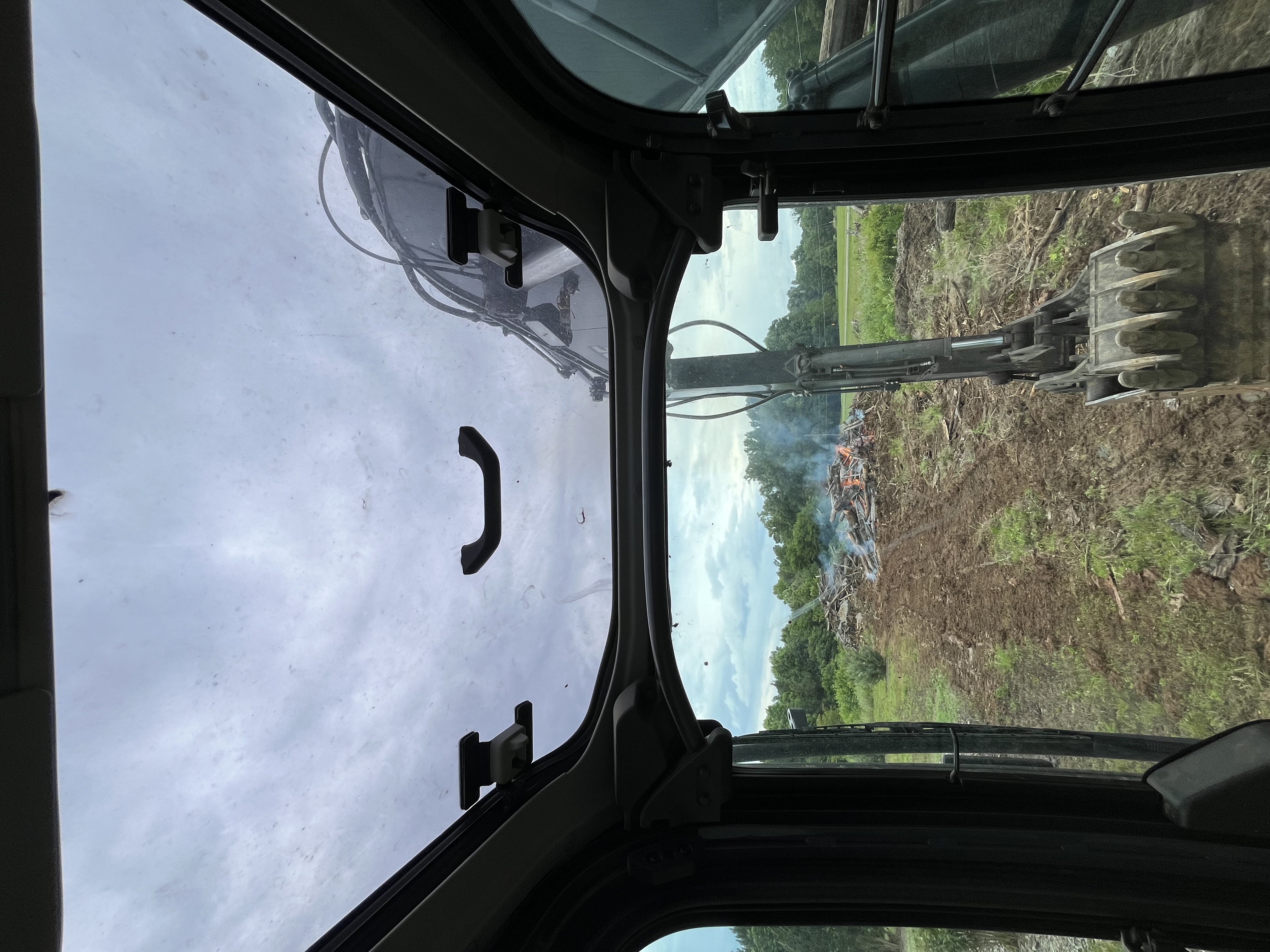 2022 DEERE 160G LC - view 15 of 26