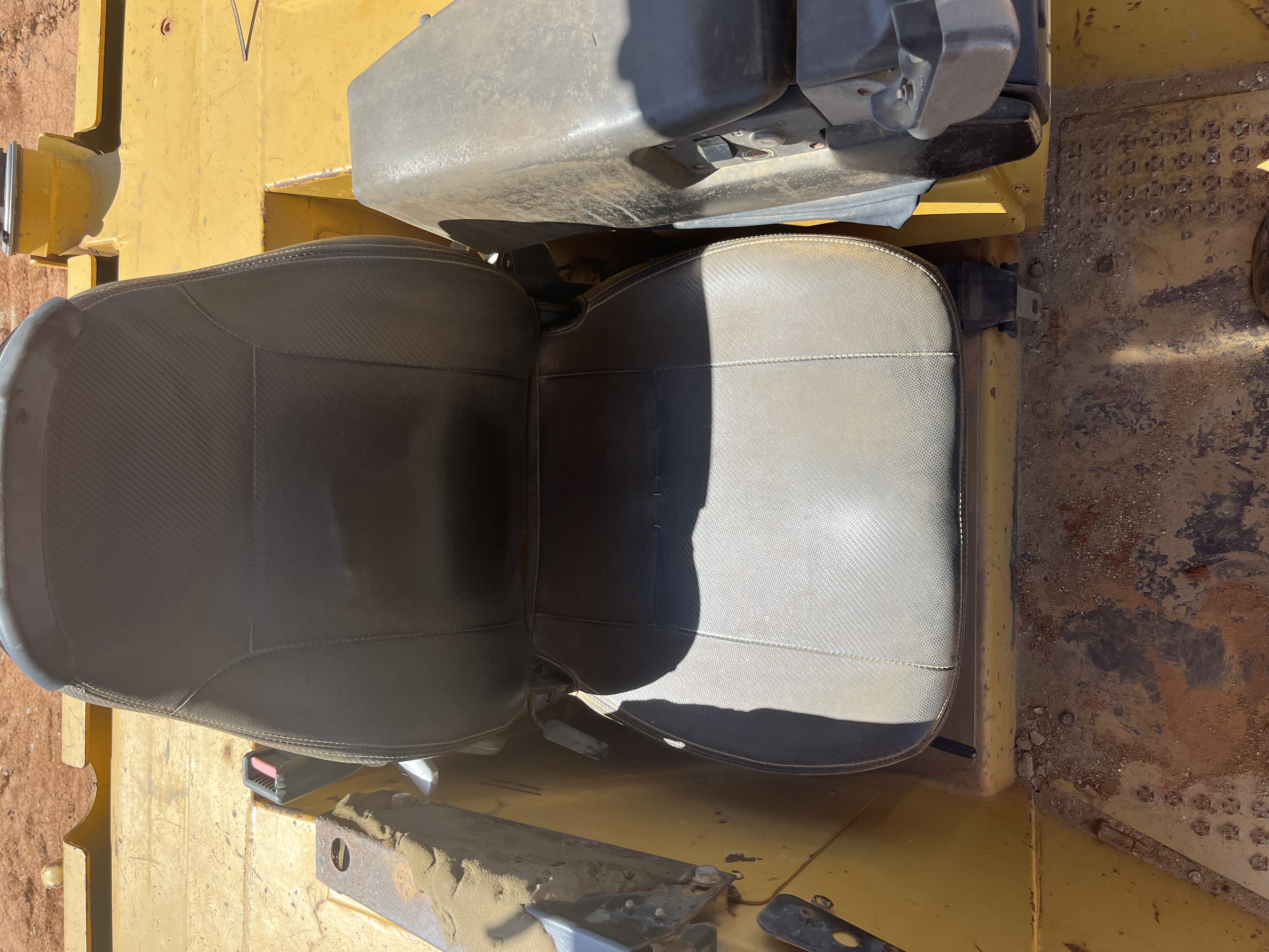 2004 CATERPILLAR D5N XL - Image 29