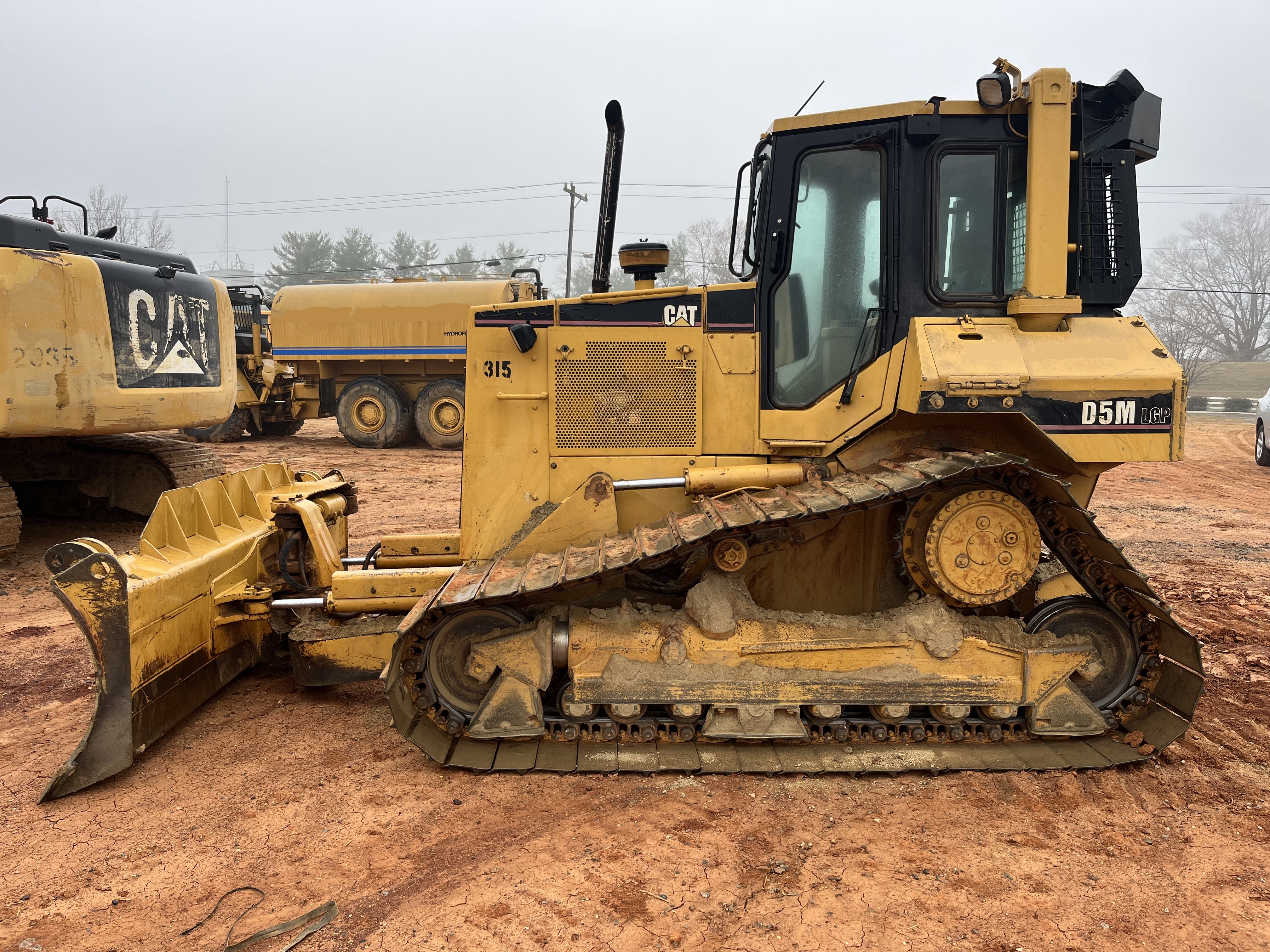 2001 CATERPILLAR D5M LGP