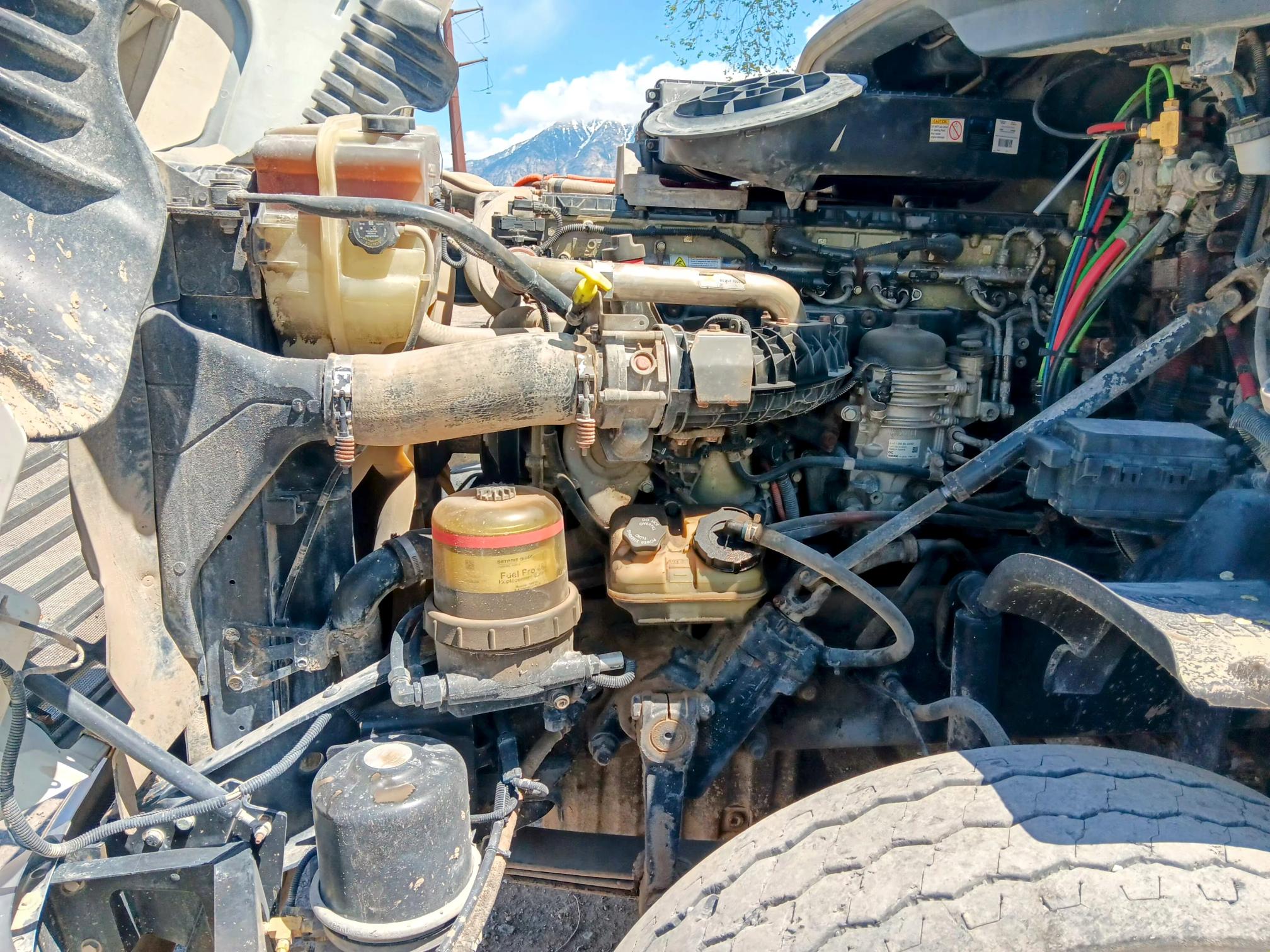 2014 FREIGHTLINER Cascadia 185 - Image 10