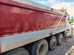 2014 FREIGHTLINER Cascadia 185 - Image 3