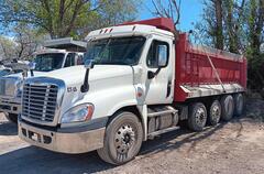2014 FREIGHTLINER Cascadia 185 - Image 1