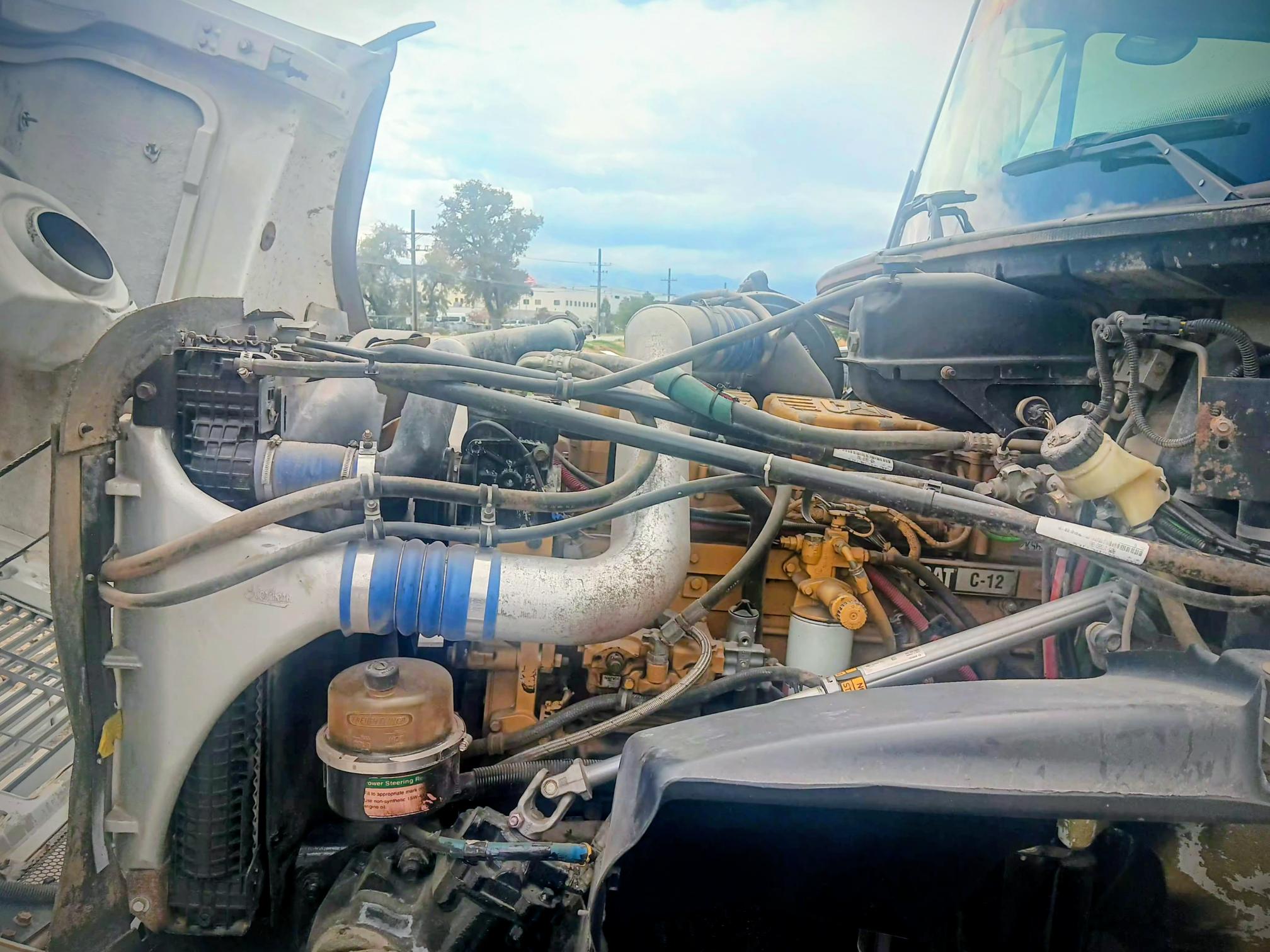 2001 FREIGHTLINER FL 112 - Image 14