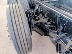 2001 FREIGHTLINER FL 112 - Image 19