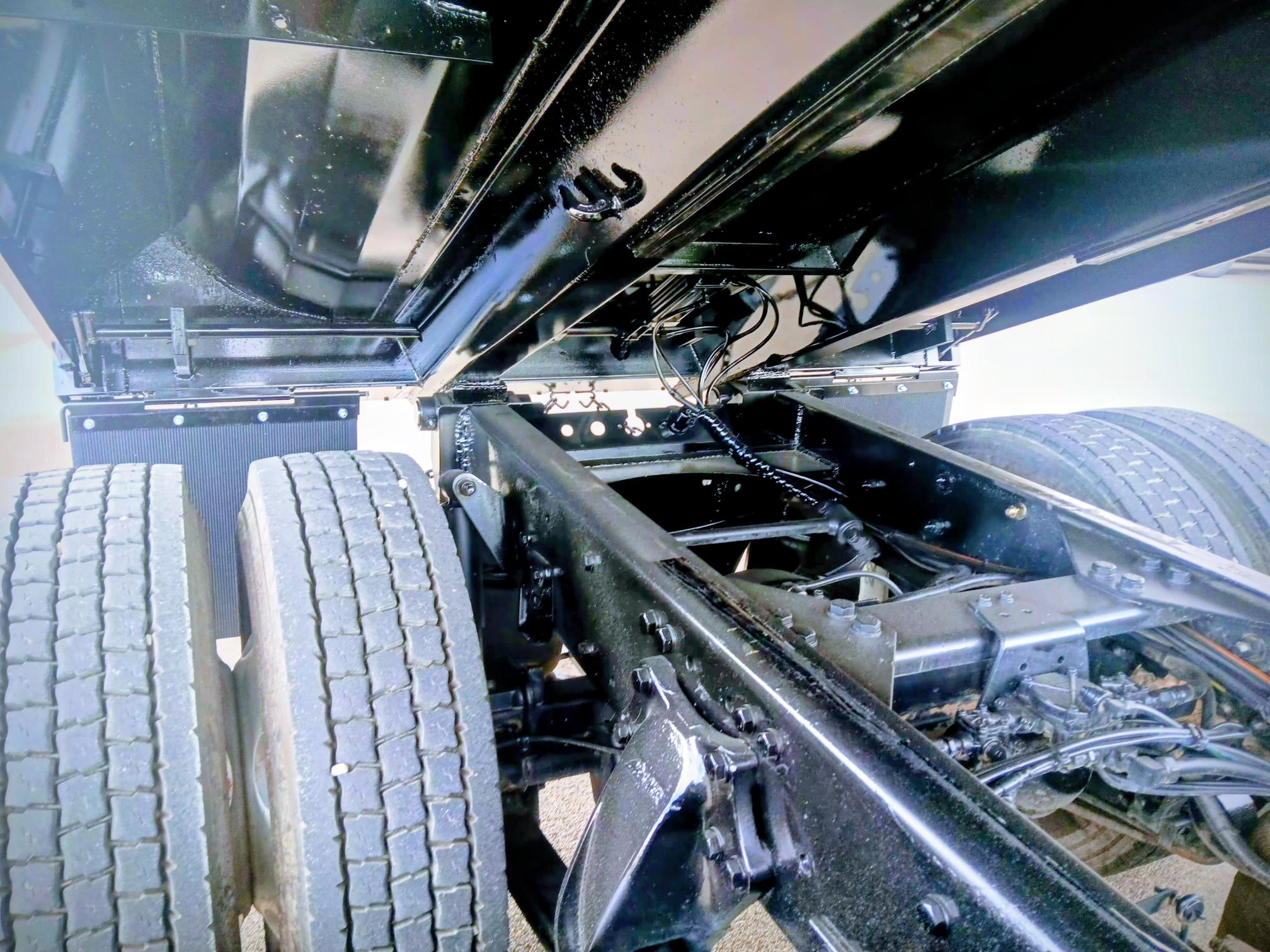 2001 FREIGHTLINER FL 112 - Image 18