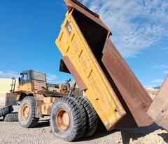 1998 CATERPILLAR 773D - Image 3