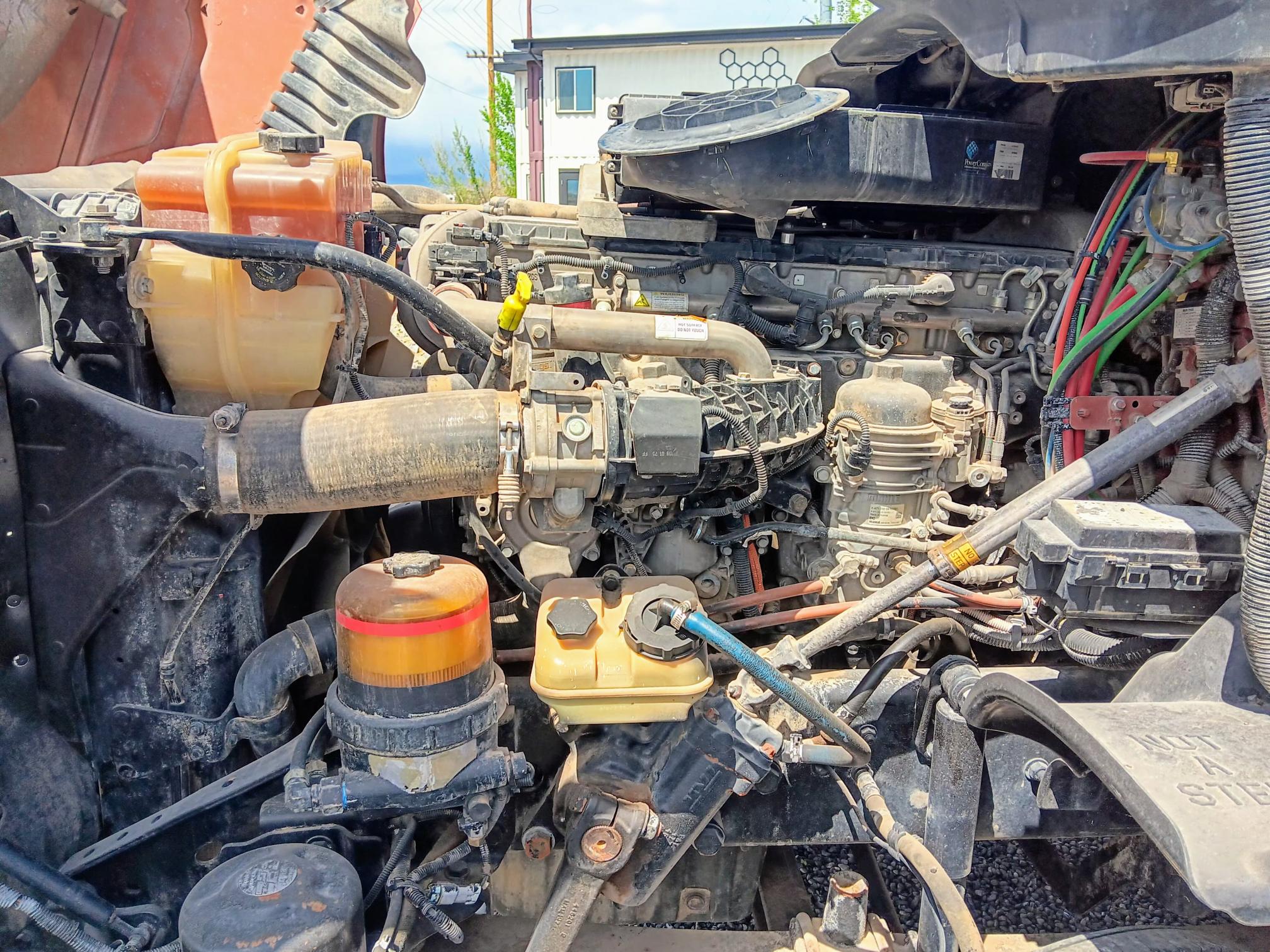 2014 FREIGHTLINER Cascadia - view 15 of 21