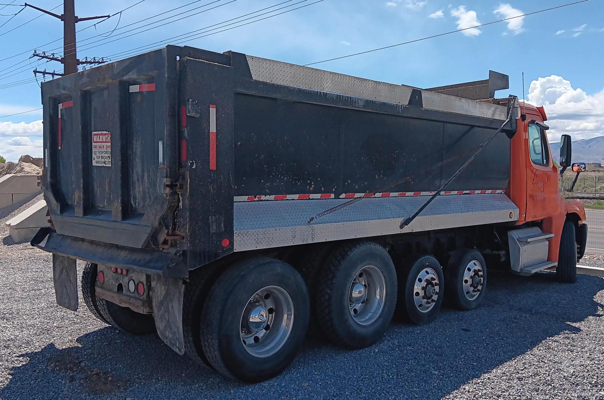 2014 FREIGHTLINER Cascadia - view 5 of 21