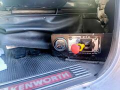 2009 KENWORTH W900 - Image 11