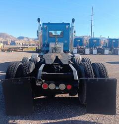 2009 KENWORTH W900 - Image 4