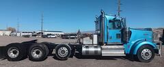 2009 KENWORTH W900 - Image 2