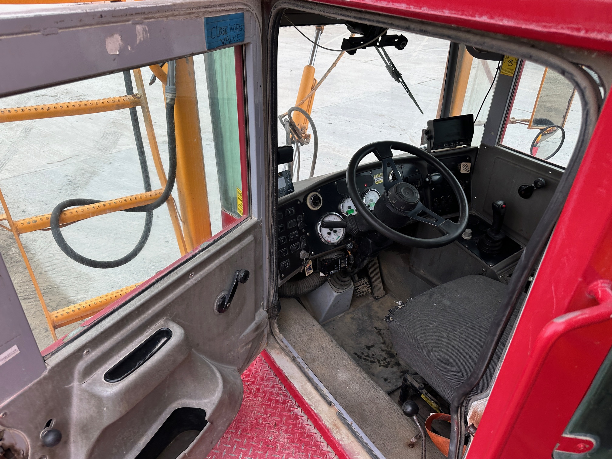 2016 PHOENIX Front Discharge Mixer - Image 11