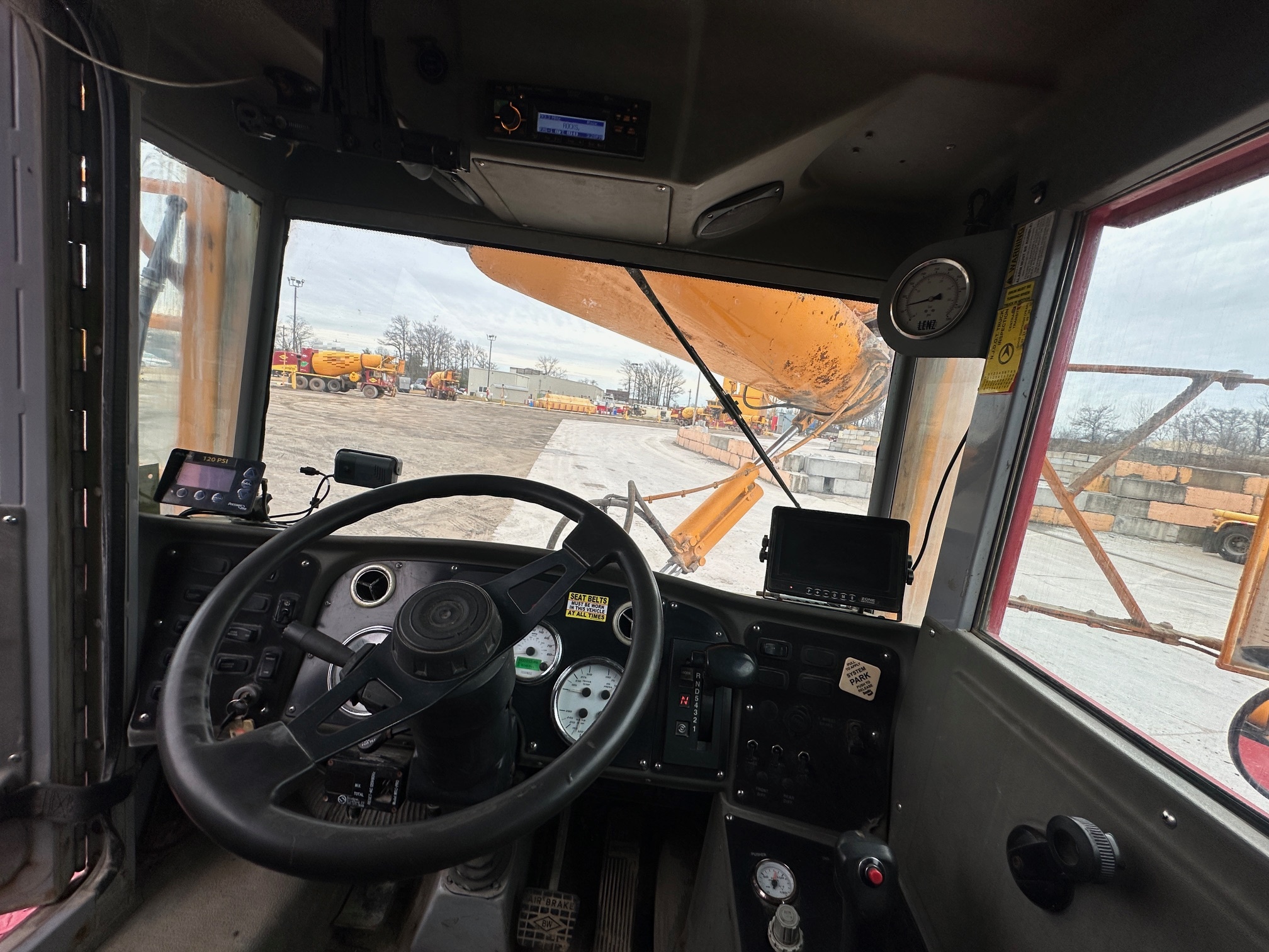 2016 PHOENIX Front Discharge Mixer - Image 16