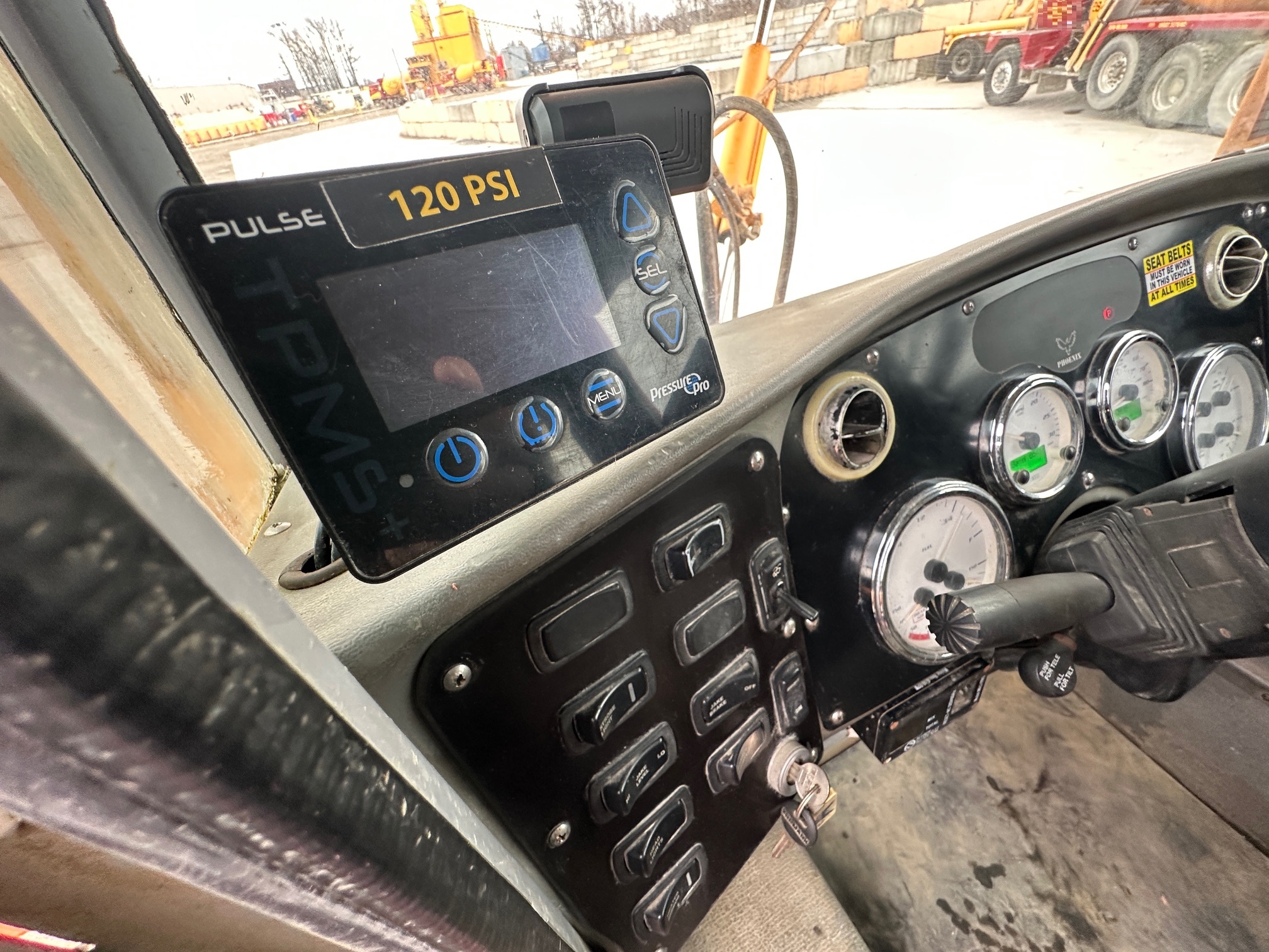 2016 PHOENIX Front Discharge Mixer - view 17 of 44