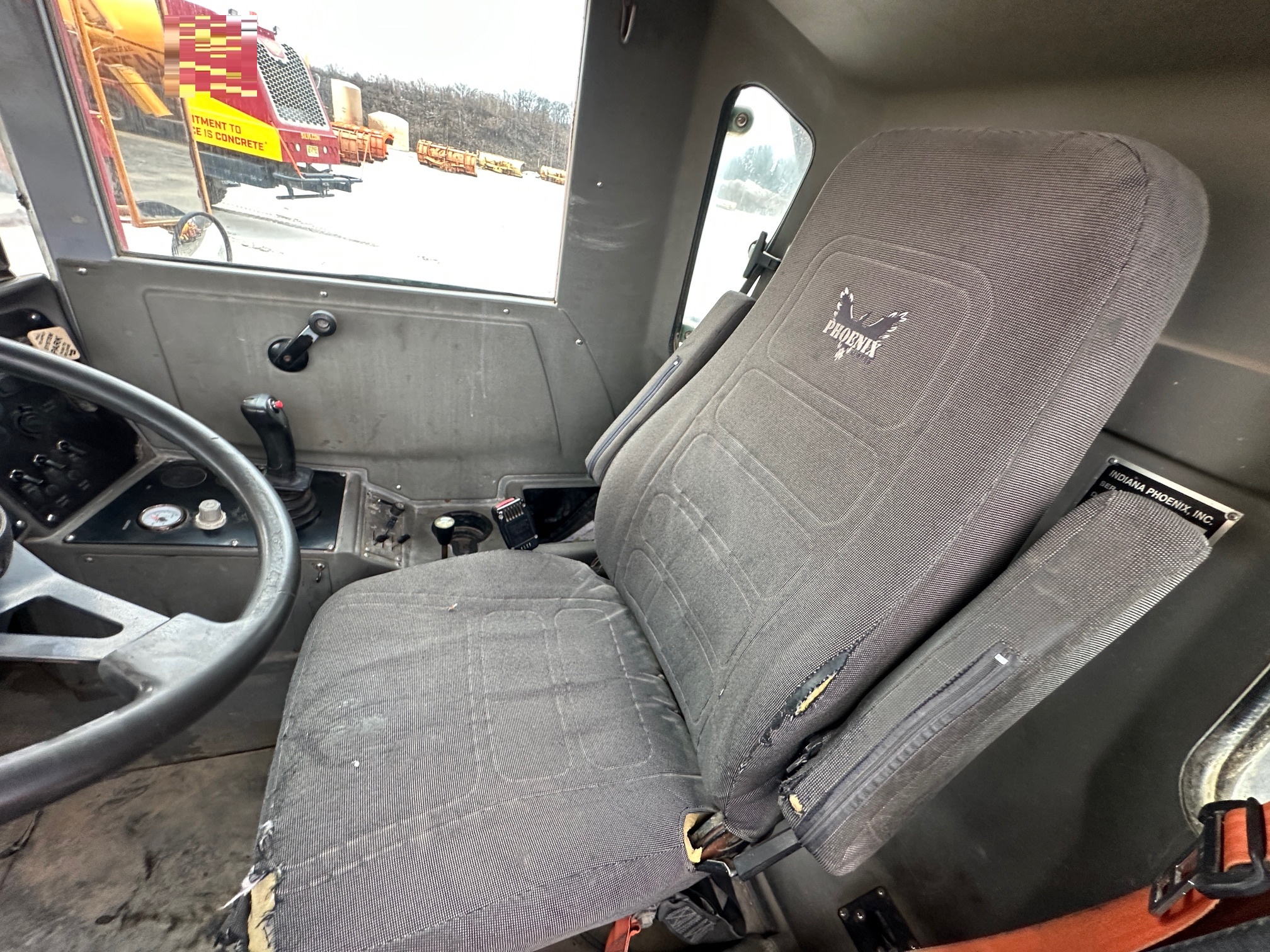 2016 PHOENIX Front Discharge Mixer - Image 18