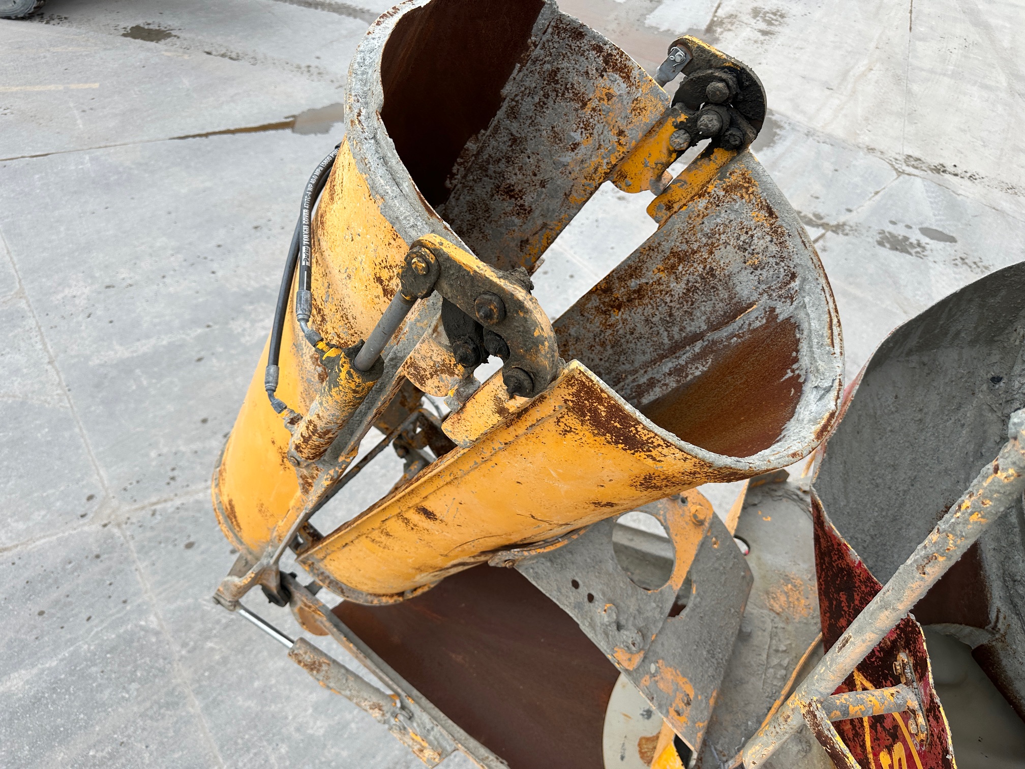 2016 PHOENIX Front Discharge Mixer - Image 22