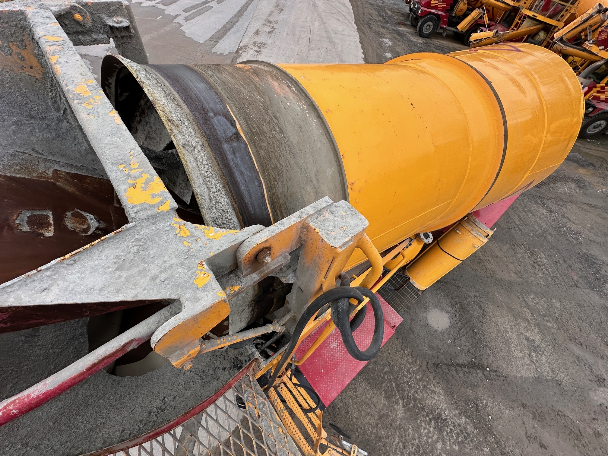 2016 PHOENIX Front Discharge Mixer - Image 23