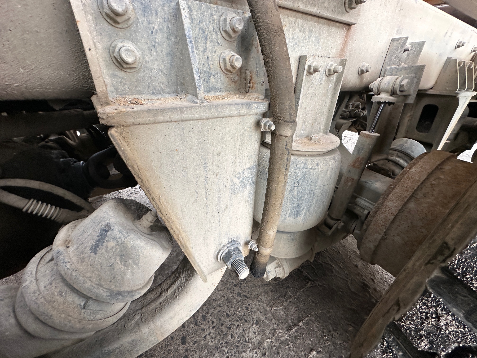 2016 PHOENIX Front Discharge Mixer - Image 40